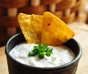 Yoğurtlu Cips Sosu Tarifi ve Malzemeleri